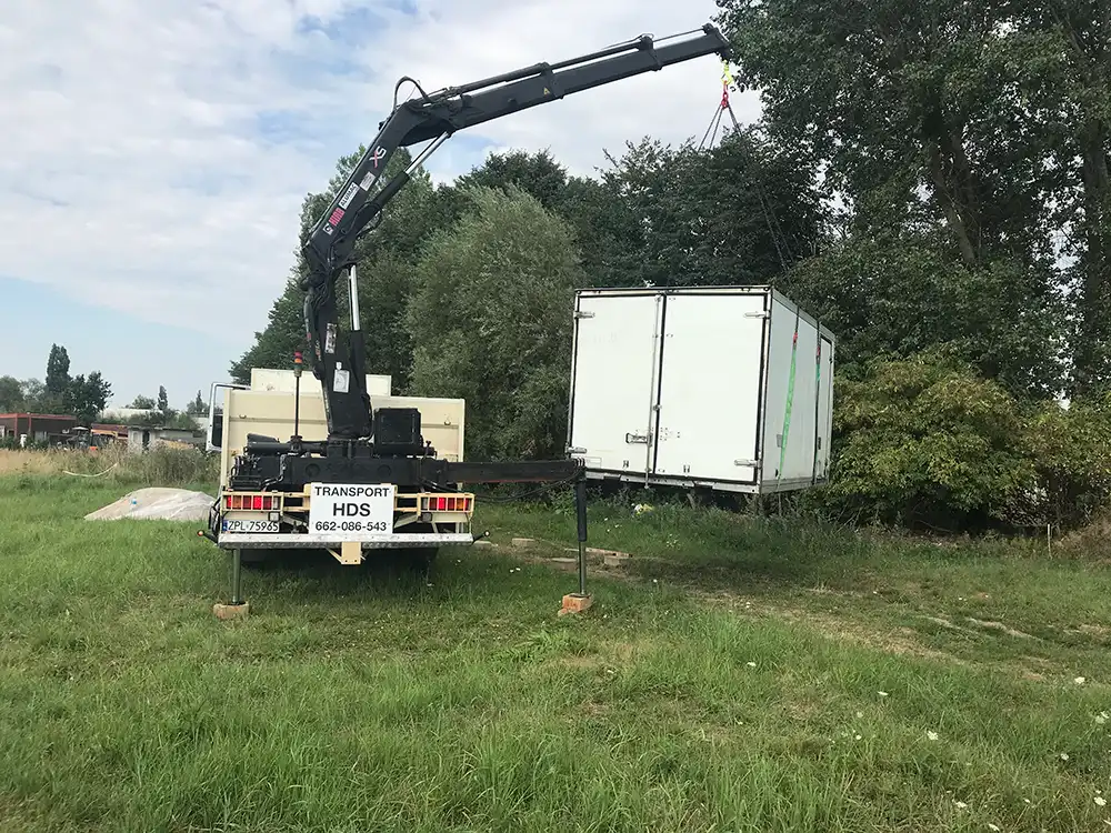 Transport HDS - dźwig samochodowy w akcji